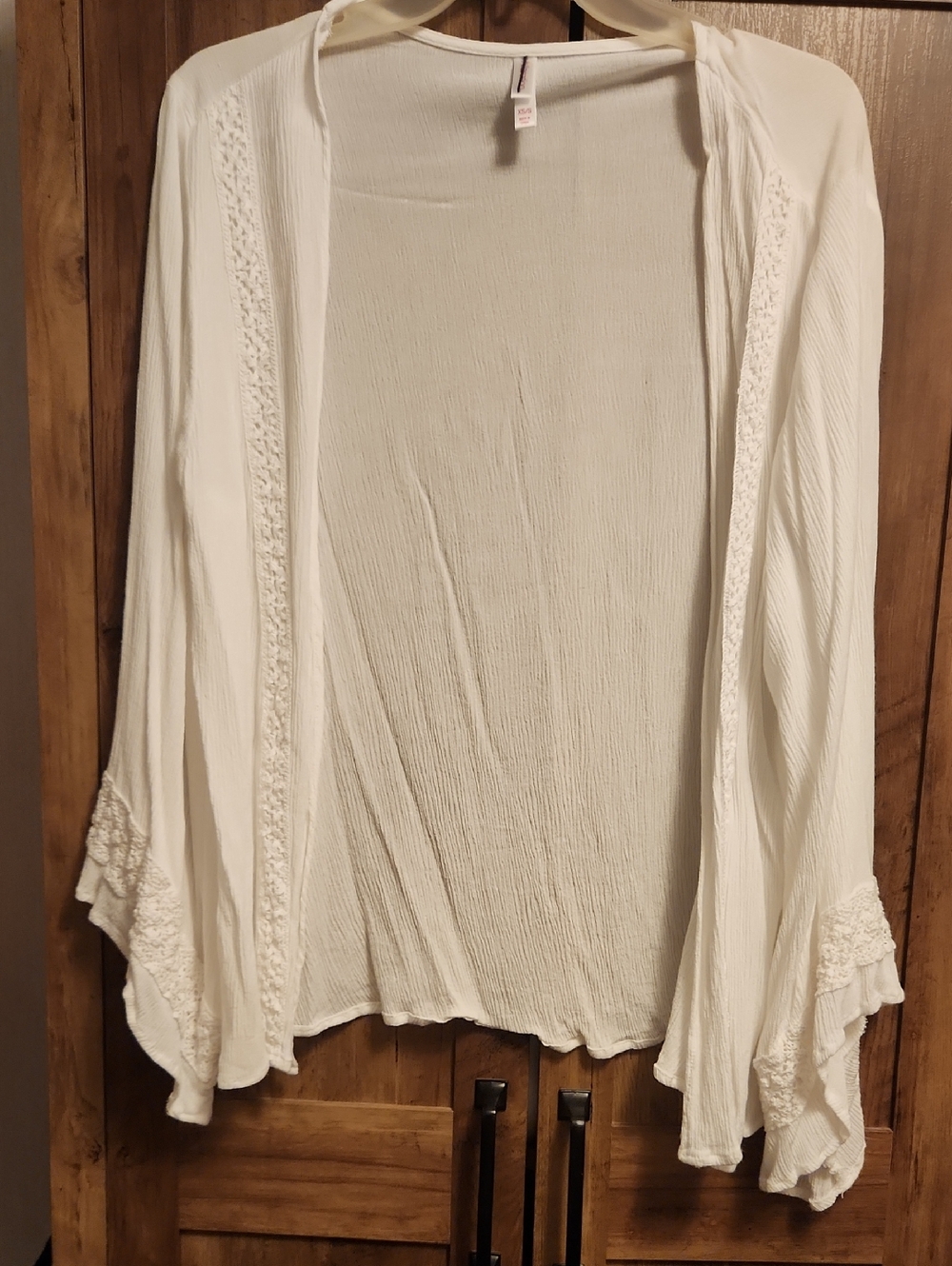 Open-Front Lightweight Resort Cardigan W/Crochet Applique Trim & Flowy Sleeves